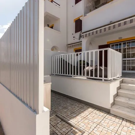 Beach Apartment In Altura Apartmán